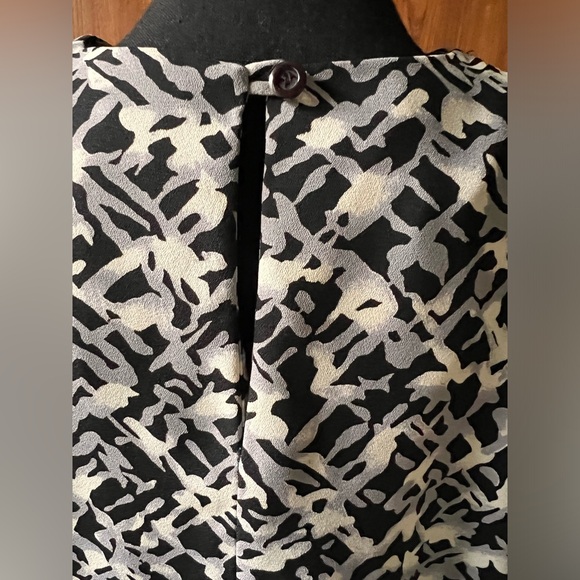 Reflections Geo-Print Work blouse - Picture 4 of 7